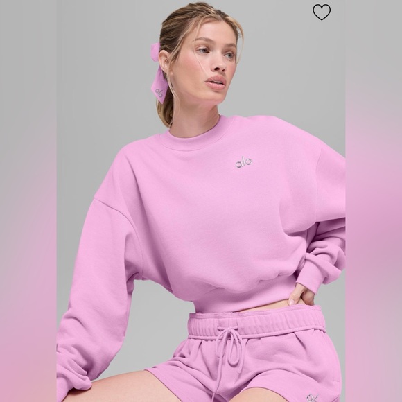 Alo NWT Cropped Accolade Crewneck Candy Heart Pink Size S